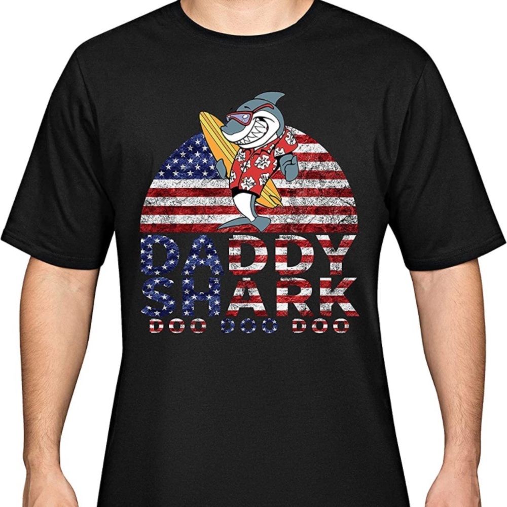 Mens Daddy Shark graphic tee shirt